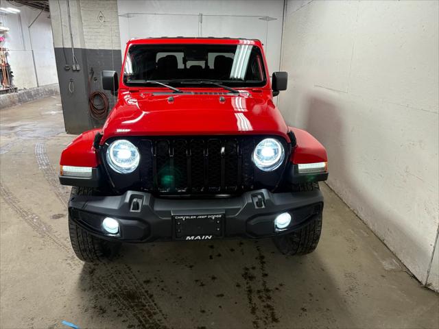 2022 Jeep Gladiator Sport
