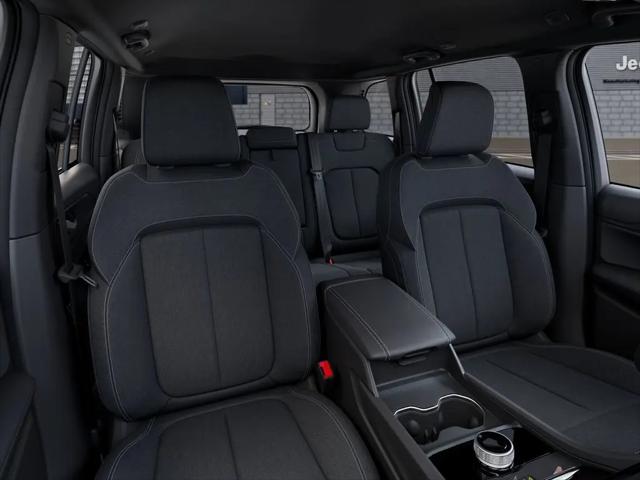 2026 Jeep Grand Cherokee Altitude 4x2