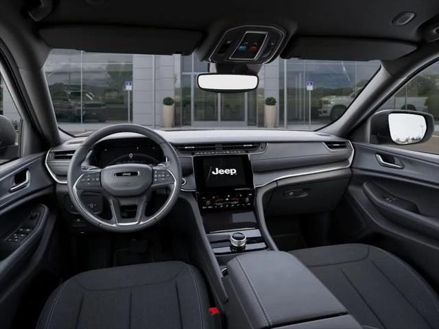 2026 Jeep Grand Cherokee Altitude 4x2