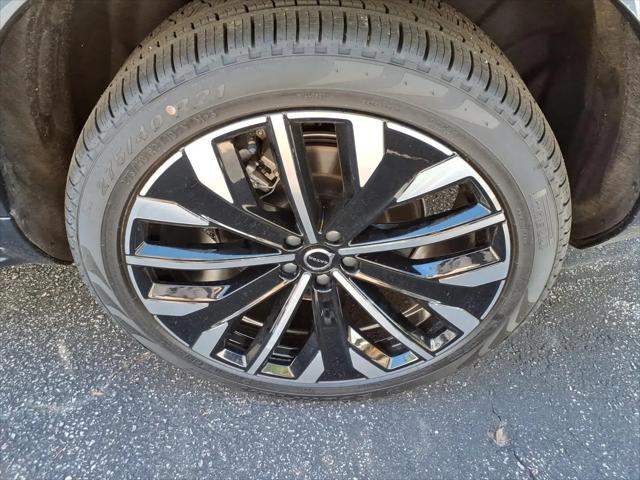 2026 Volvo XC90 Plus, B6 AWD Gas (mild hybrid), Gasoline, Bright, 7 Seats