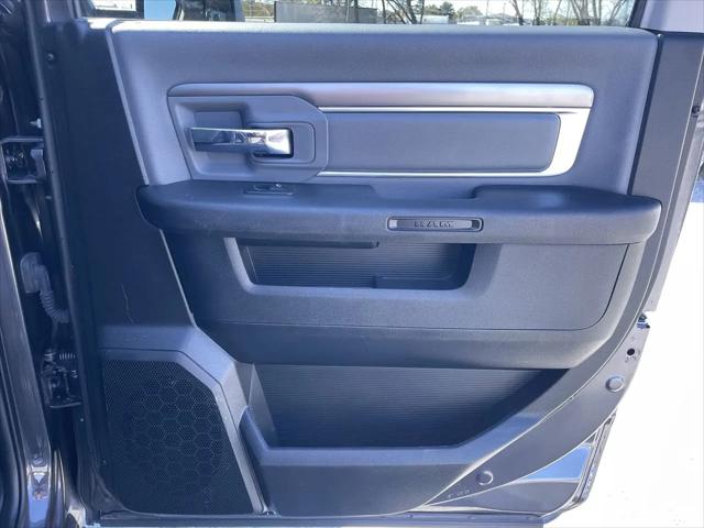 2023 Ram 1500 Classic SLT Crew Cab 4x4 5'7" Box