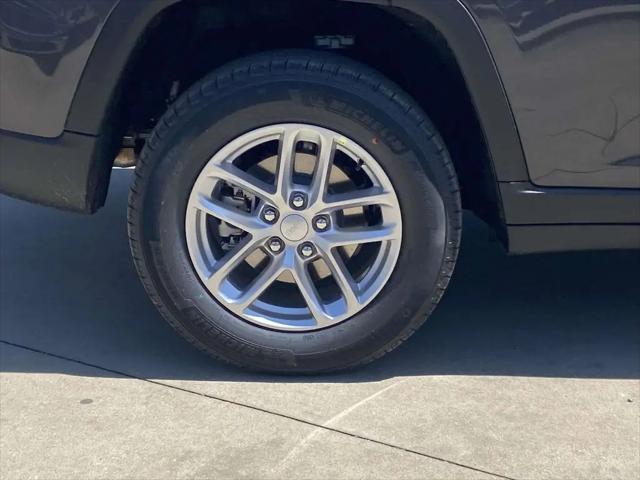 2026 Jeep Grand Cherokee Altitude 4x2