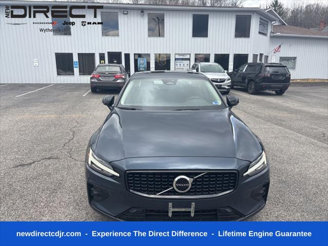 2023 Volvo S60 B5 Core Dark Theme