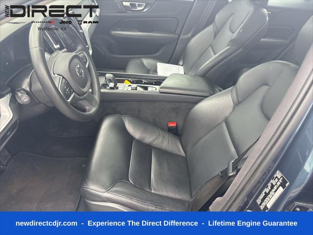2023 Volvo S60 B5 Core Dark Theme