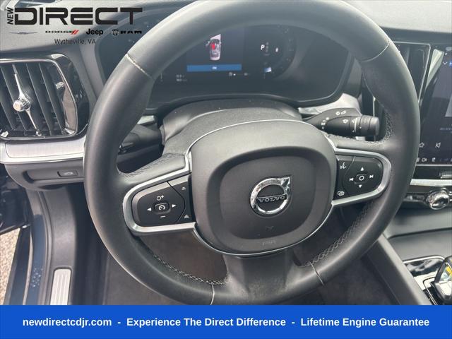 2023 Volvo S60 B5 Core Dark Theme