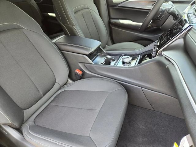 2026 Jeep Grand Cherokee L Laredo 4x4