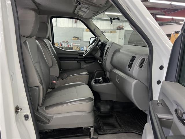 2016 Nissan 3500 S V8