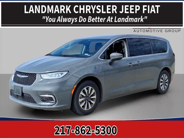 2023 Chrysler Pacifica Hybrid Touring L for sale in Springfield, IL
