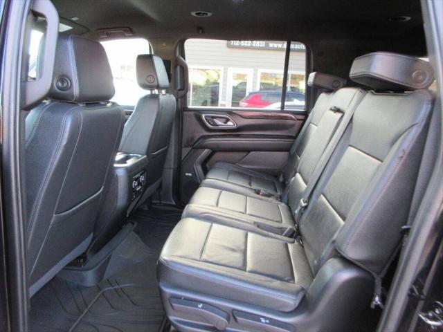 2023 Chevrolet Suburban 4WD LT