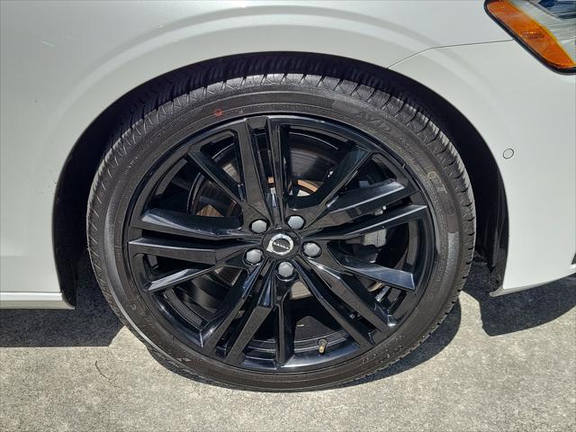2024 Volvo S60 B5 Plus Black Edition