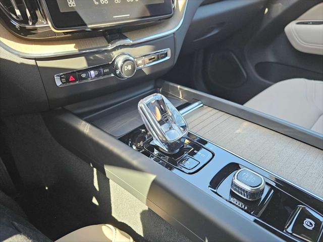 2026 Volvo XC60 B5 Core