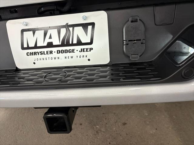 2026 Ram 1500 Express Crew Cab 4x4 5'7" Box