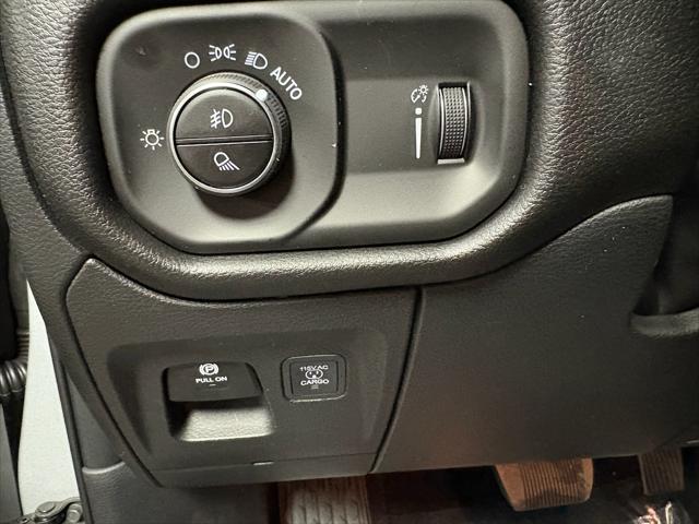 2026 Ram 1500 Express Crew Cab 4x4 5'7" Box