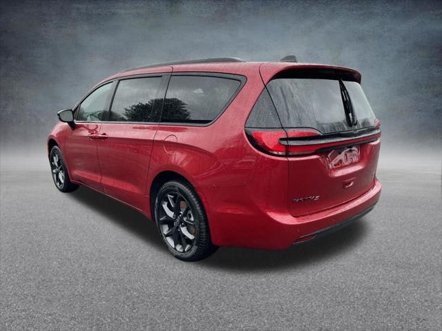 2026 Chrysler Pacifica Select AWD