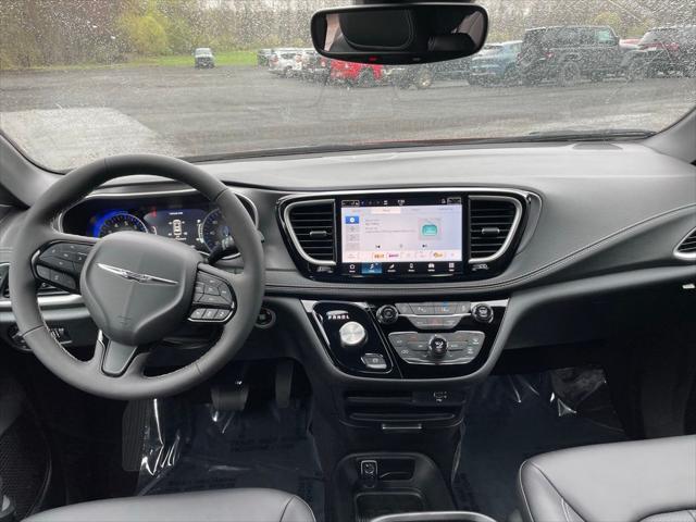 2026 Chrysler Pacifica Select AWD