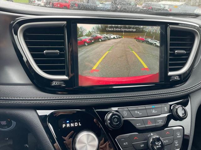2026 Chrysler Pacifica Select AWD