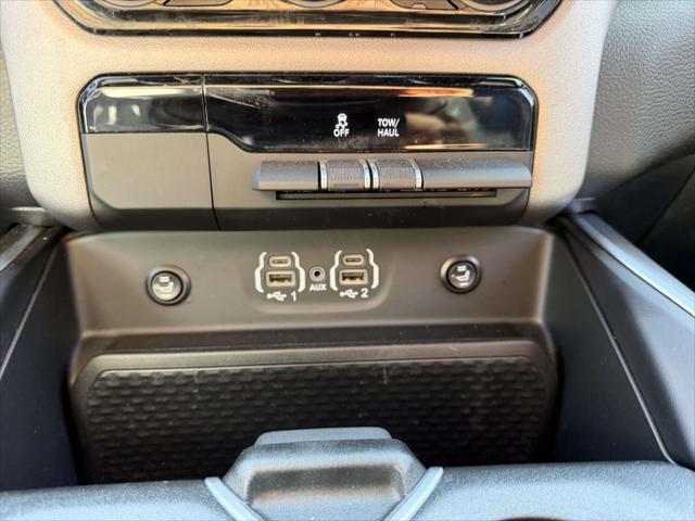 2022 Ram 1500 Big Horn Crew Cab 4x4 5'7" Box
