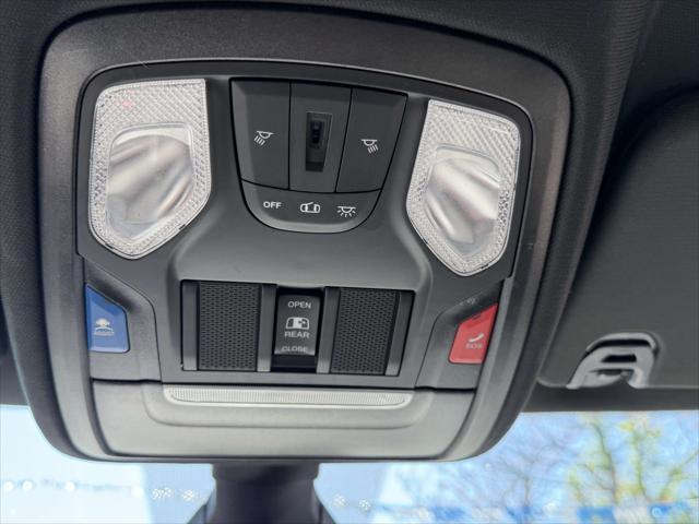2022 Ram 1500 Big Horn Crew Cab 4x4 5'7" Box