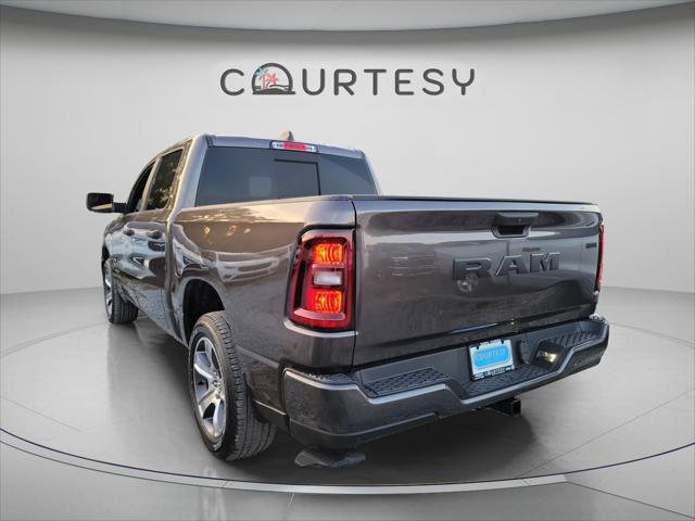 2026 RAM 1500 RAM 1500 EXPRESS CREW CAB 4X2 57 BOX