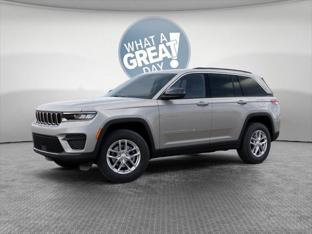 2026 Jeep Grand Cherokee GRAND CHEROKEE LAREDO X 4X4