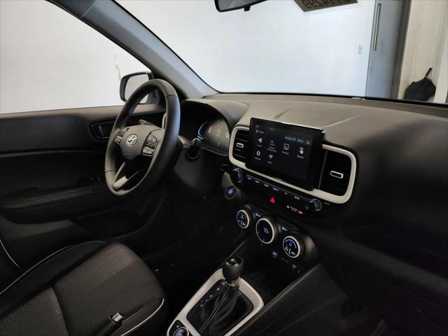 2026 Hyundai Venue SEL w/Two-Tone Roof