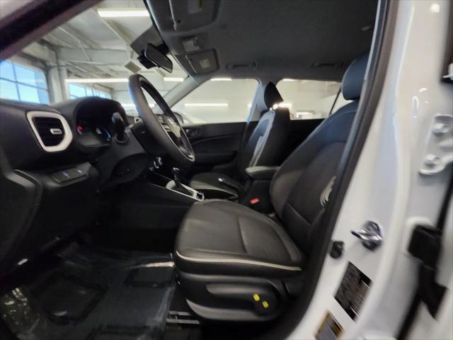 2026 Hyundai Venue SEL w/Two-Tone Roof