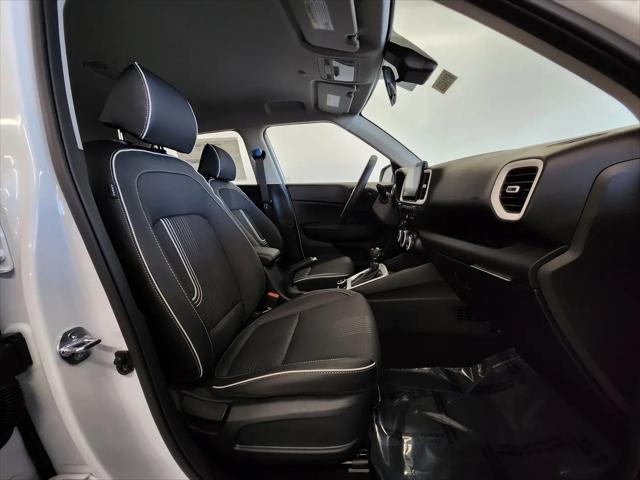 2026 Hyundai Venue SEL w/Two-Tone Roof