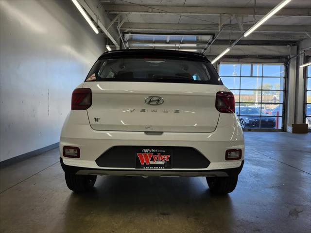 2026 Hyundai Venue SEL w/Two-Tone Roof