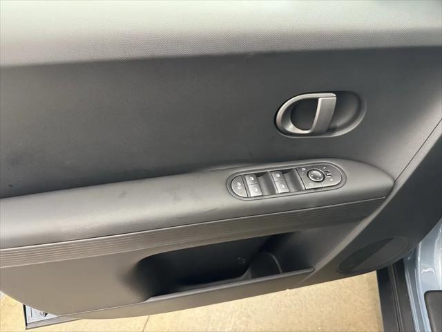 2025 Hyundai IONIQ 5 SE Standard Range