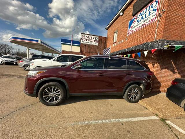 2019 Toyota Highlander XLE for sale in Tunica, MS