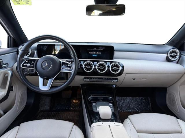 2021 Mercedes-Benz A 220 A 220