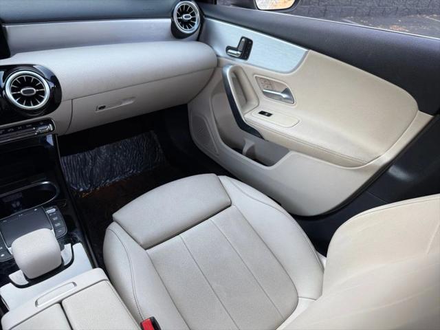 2021 Mercedes-Benz A 220 A 220