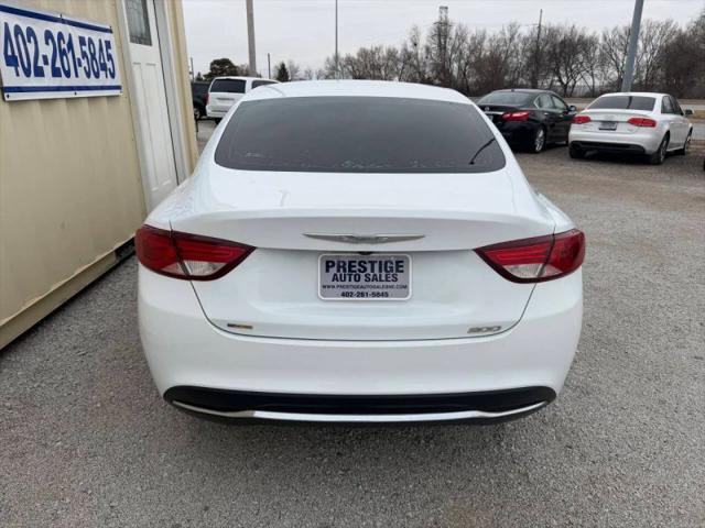 2016 Chrysler 200 Limited