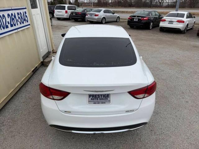 2016 Chrysler 200 Limited