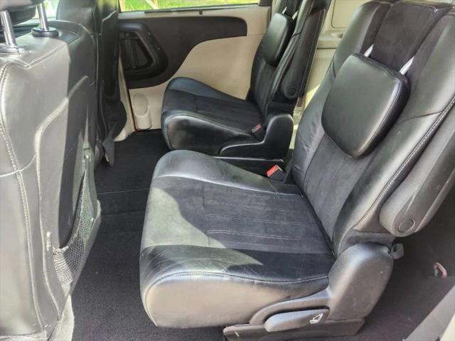 2016 Chrysler Town & Country Limited