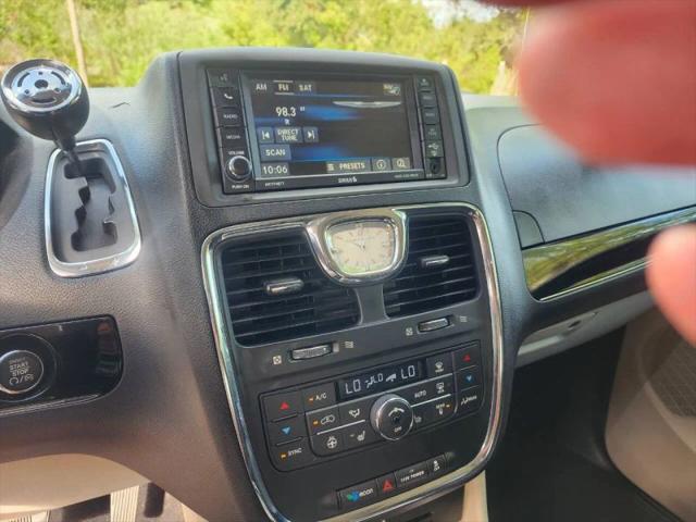 2016 Chrysler Town & Country Limited