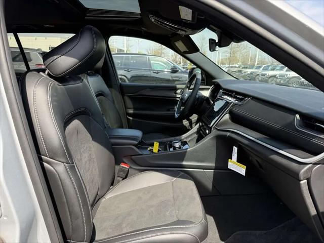 2025 Jeep Grand Cherokee Altitude X 4x4