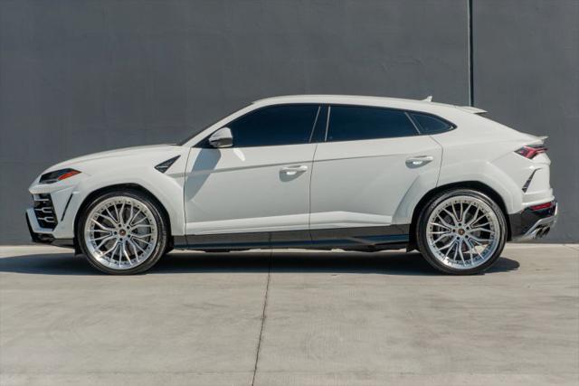 2019 Lamborghini Urus Base