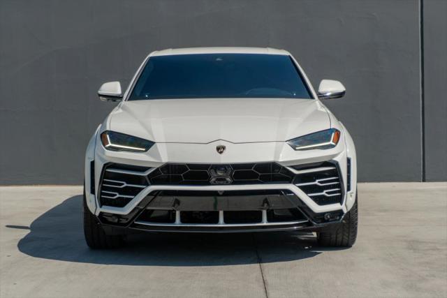 2019 Lamborghini Urus Base