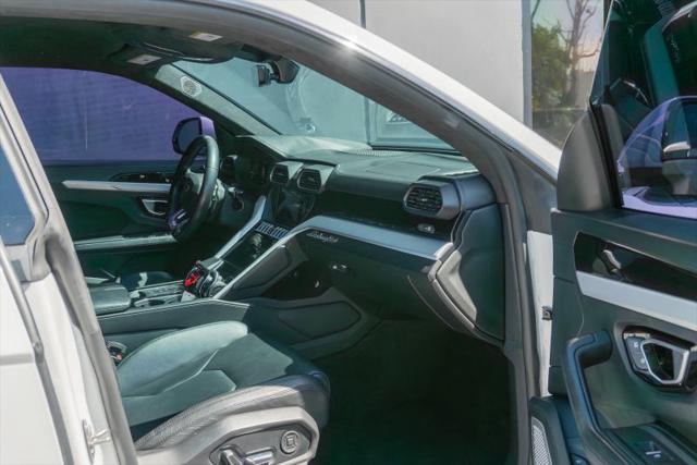2019 Lamborghini Urus Base
