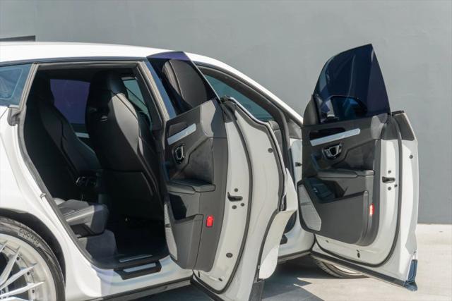 2019 Lamborghini Urus Base