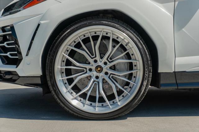 2019 Lamborghini Urus Base
