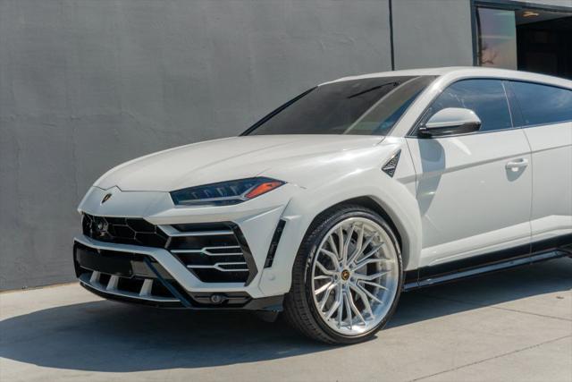 2019 Lamborghini Urus Base