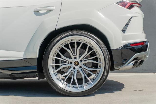2019 Lamborghini Urus Base