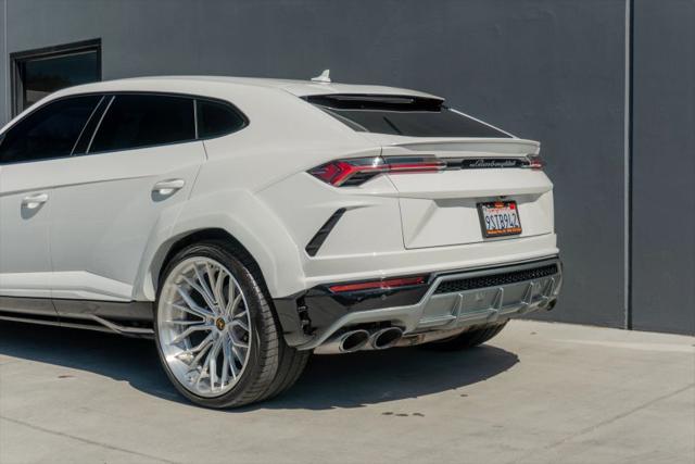 2019 Lamborghini Urus Base