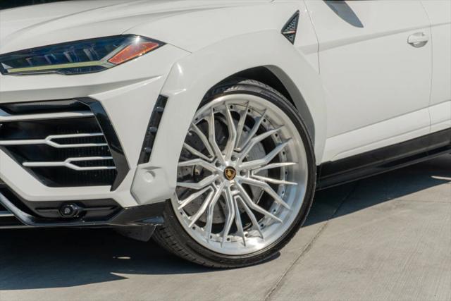 2019 Lamborghini Urus Base