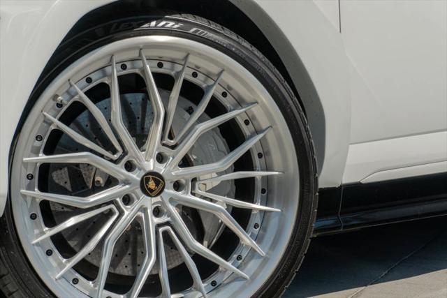 2019 Lamborghini Urus Base