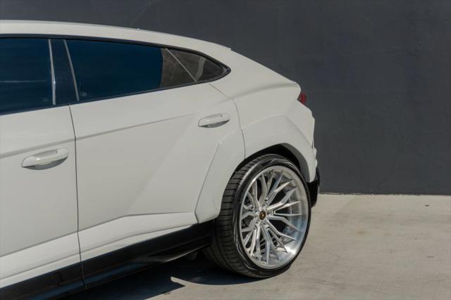 2019 Lamborghini Urus Base