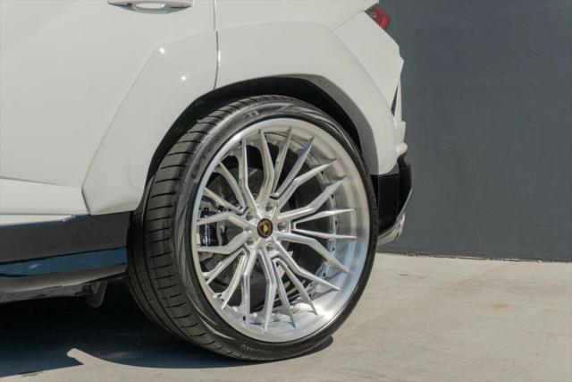 2019 Lamborghini Urus Base