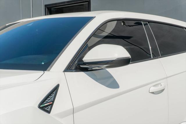 2019 Lamborghini Urus Base